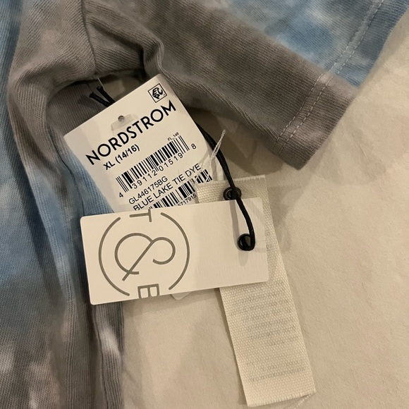 Treasure & Bond T-Shirt - Picture 2 of 3